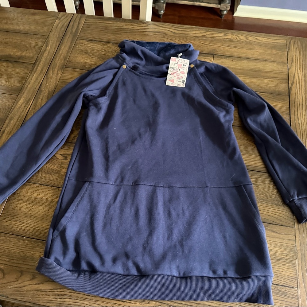 Latched mama nursing shirts and sweatshirt set, all new with tags or like new - Picture 3 of 3